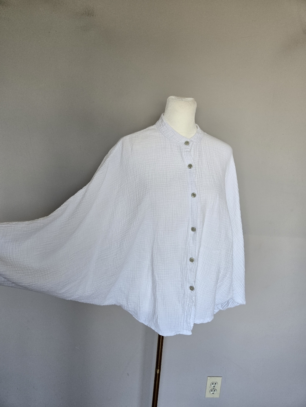 Milio-Milano White Cotton Gauze Mandarin Collar Batwing Sleeve Button-Up Shirt S